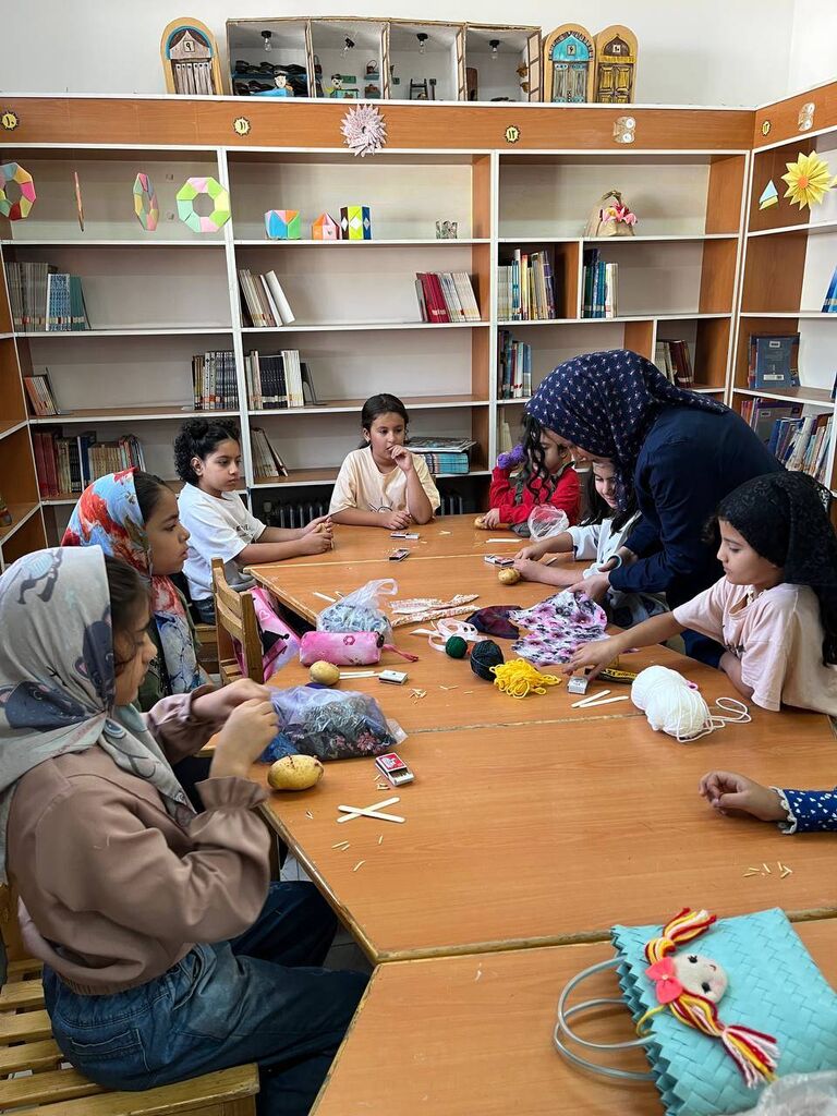 احیای بازی‌های کهن با ساخت عروسک بومی «دوامیه» خوزستان در کانون دامغان