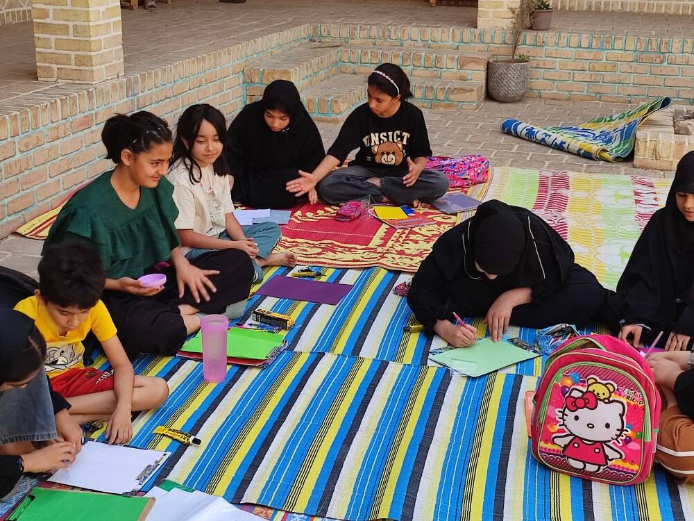 از دنیای قصه‌ها تا هنر کاغذ و تا در روستای ابراهیم‌آباد میامی
