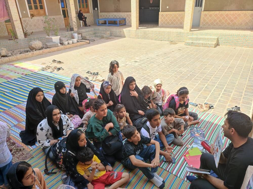 از دنیای قصه‌ها تا هنر کاغذ و تا در روستای ابراهیم‌آباد میامی