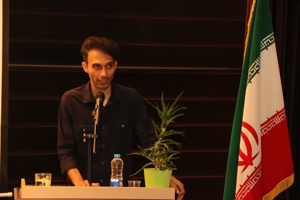 نشست صمیمی معاون توسعه و مدیریت منابع کانون کشور با کارکنان کرمانشاه