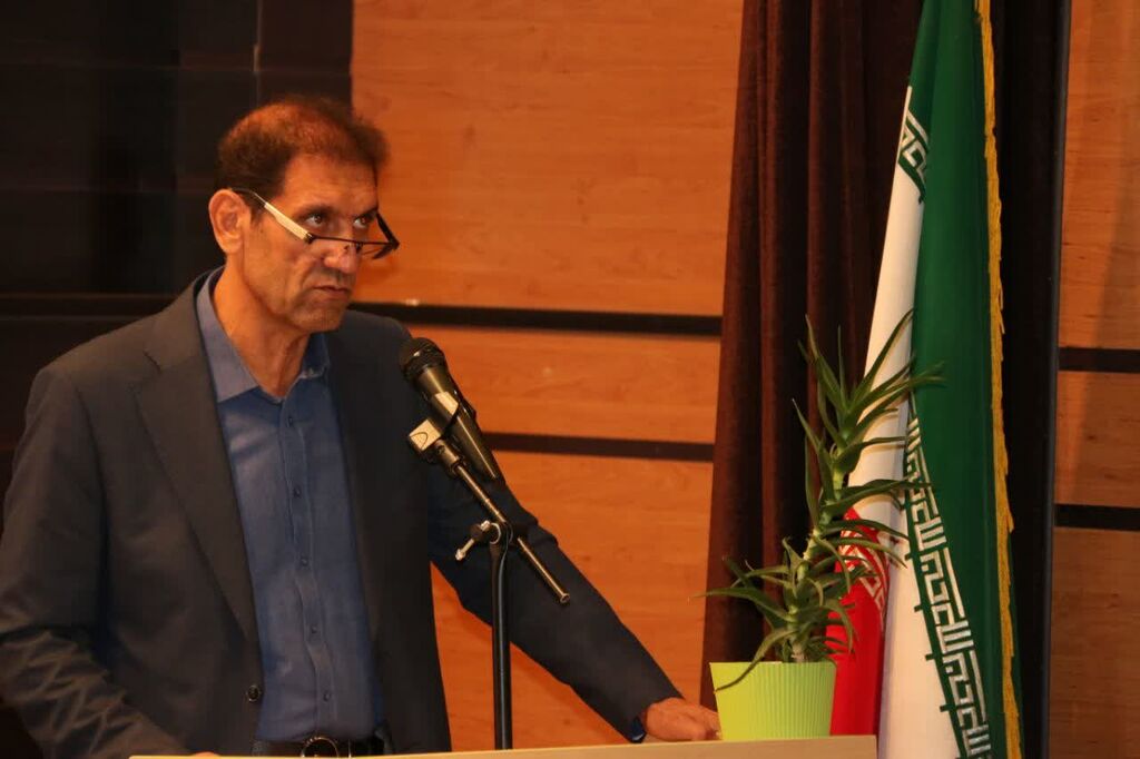 نشست صمیمی معاون توسعه و مدیریت منابع کانون کشور با کارکنان کرمانشاه