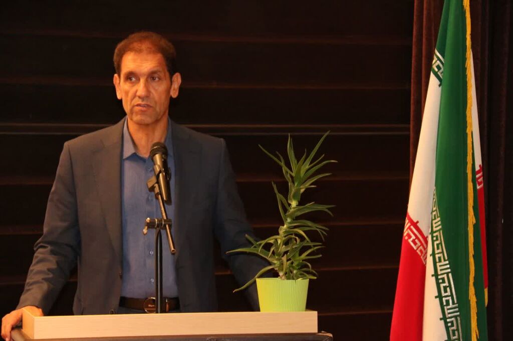 نشست صمیمی معاون توسعه و مدیریت منابع کانون کشور با کارکنان کرمانشاه
