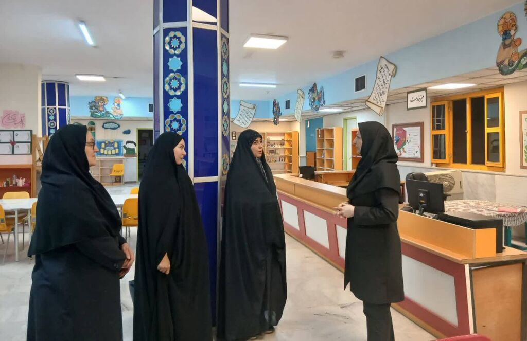 مدیرکل ارزیابی عملکرد و پاسخگویی به شکایات کانون کشور از مراکز کرمانشاه بازدید کرد