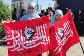 «باید برخاست»؛ وقتی کودکان و نوجوانان کانون، خادمان کوچک زائران حسین(ع) شدند.