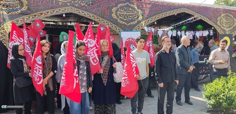 «باید برخاست»؛ وقتی کودکان و نوجوانان کانون، خادمان کوچک زائران حسین(ع) شدند.