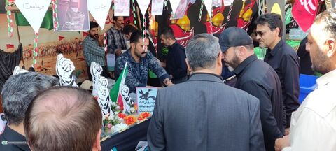 «باید برخاست»؛ وقتی کودکان و نوجوانان کانون، خادمان کوچک زائران حسین(ع) شدند.