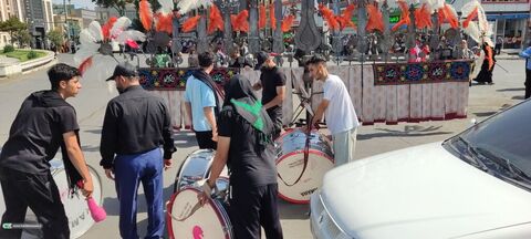 «باید برخاست»؛ وقتی کودکان و نوجوانان کانون، خادمان کوچک زائران حسین(ع) شدند.