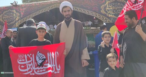 «باید برخاست»؛ وقتی کودکان و نوجوانان کانون، خادمان کوچک زائران حسین(ع) شدند.