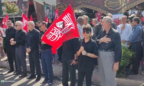 «باید برخاست»؛ وقتی کودکان و نوجوانان کانون، خادمان کوچک زائران حسین(ع) شدند.