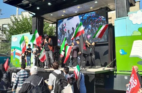 تماشاخانه‌های سیار کانون در مسیر جاماندگان اربعین