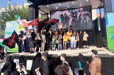 تماشاخانه‌های سیار کانون در مسیر جاماندگان اربعین