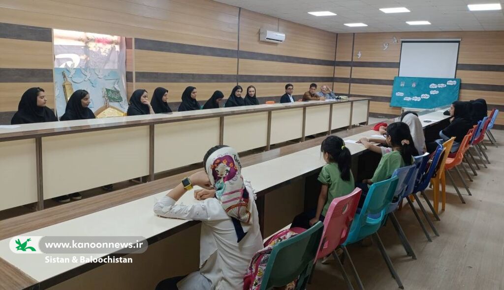 برگزاری نشست انجمن شعر کانون پرورش فکری سیستان و بلوچستان در زابل با محوریت گلستان سعدی پیوند نسل نوجوان با گلستان سعدی در نشست ادبی انجمن شعر کانون در زابل