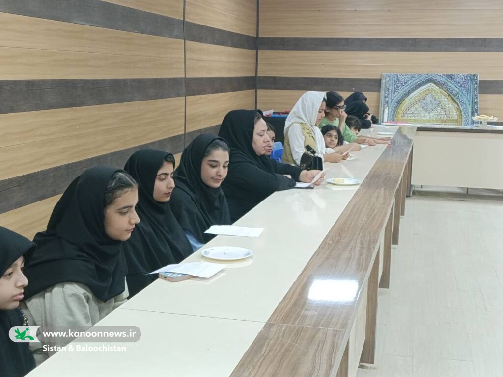 پیوند نسل نوجوان با گلستان سعدی در نشست ادبی انجمن شعر کانون در زابل