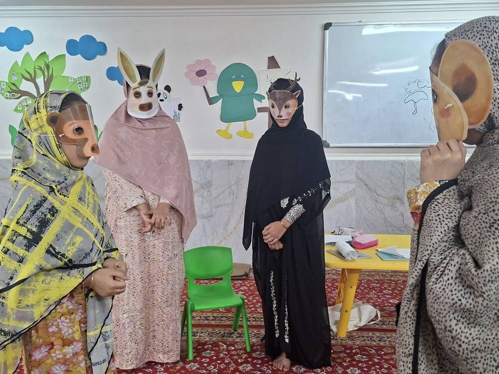 نشاط و دانایی در بندر معلم؛ مرکز بندرلنگه با «کاروان کتاب» به استقبال کودکان رفت