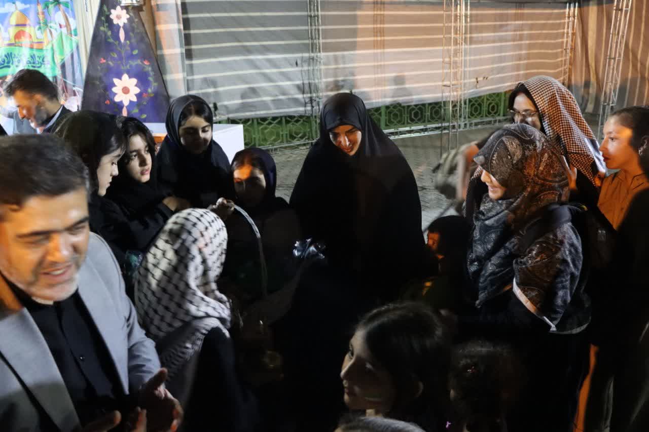 بازدید مدیرکل آفرینشهای فرهنگی کانون از موکب «میهمانان کوچک امام حسین(ع)» در مرز تمرچین پیرانشهر