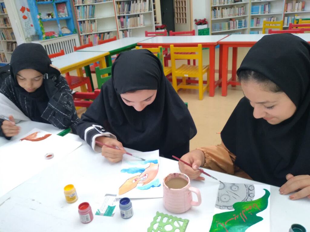 اجرای طرح «قاب یادبود عاشورایی؛ یک جمله، یک تصویر» در مرکز خوی اجرای طرح «قاب یادبود عاشورایی؛ یک جمله، یک تصویر» در مرکز خوی
