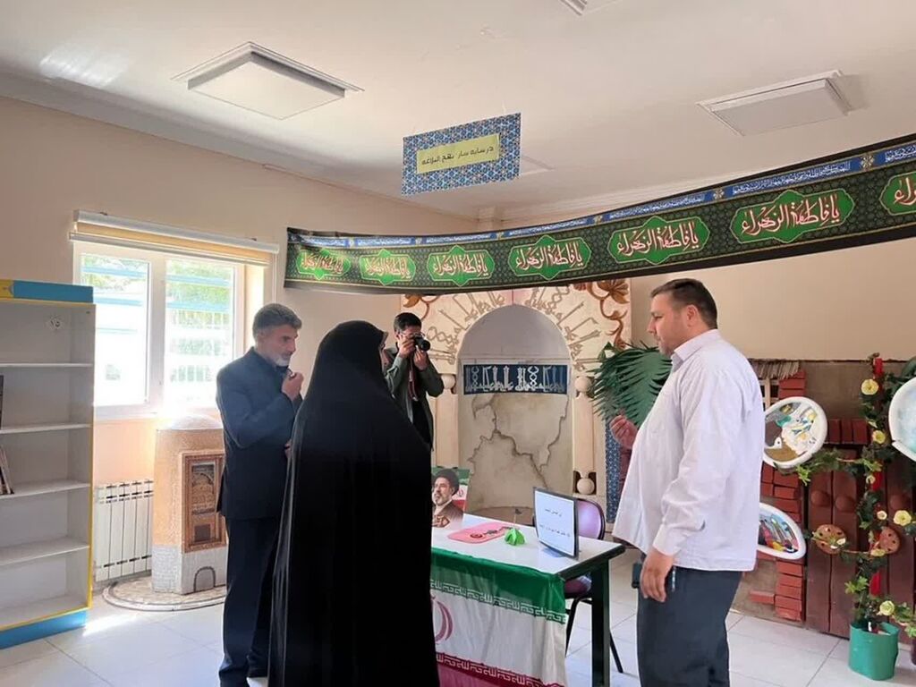 بازدید مدیرکل آفرینشهای فرهنگی کانون کشور از مراکز فرهنگیهنری استان آذربایجان غربی بازدید مدیرکل آفرینشهای فرهنگی کانون کشور از مراکز فرهنگیهنری استان آذربایجان غربی