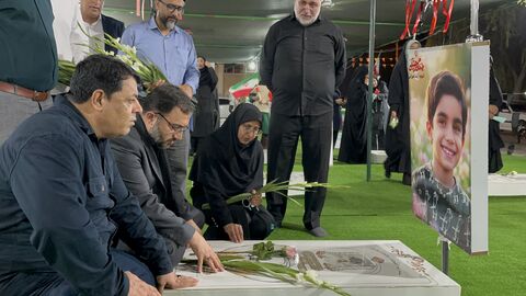 ادای احترام مدیرعامل کانون به شهدای کورک میناب