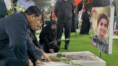 ادای احترام مدیرعامل کانون به شهدای کورک میناب
