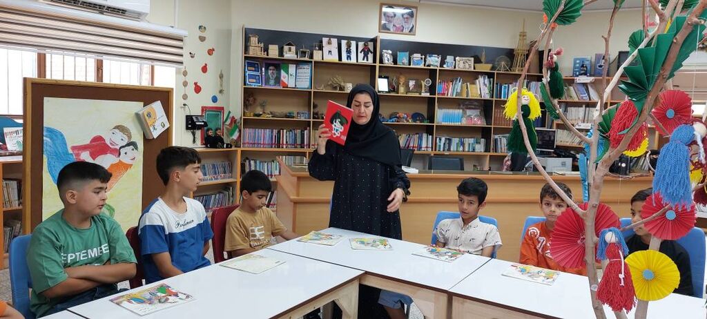 ویژه برنامه «کتابی در دست مادر، دنیایی در دست کودک» در کانون میامی