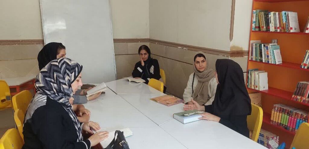 برنامه با مادران در مرکز شماره ۴ کانون کرمانشاه برگزار شد