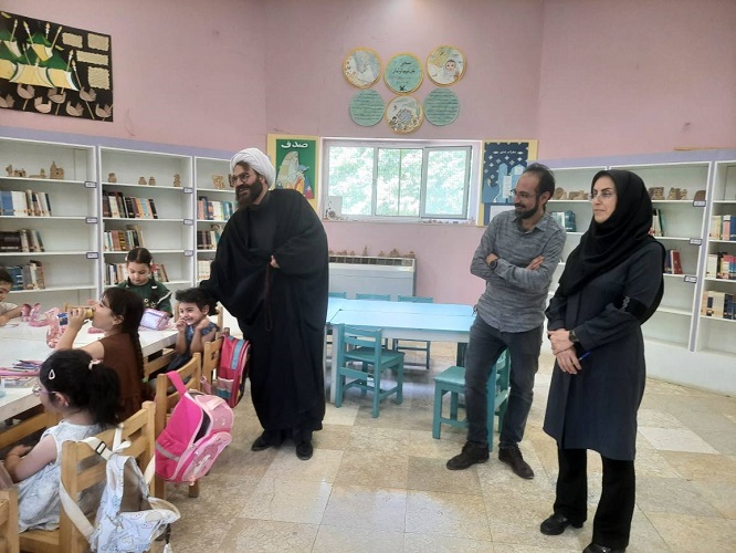 حضور پرمهر امام جمعه فریدون‌شهر در جمع کودکان و نوجوانان کانون پرورش فکری