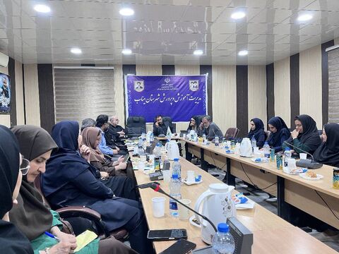 نشست مدیرعامل کانون با همکاران کانون استان هرمزگان