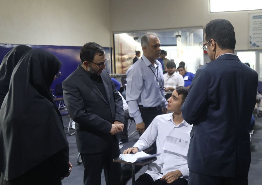 سفر مدیرعامل کانون و معاون وزیر به هرمزگان