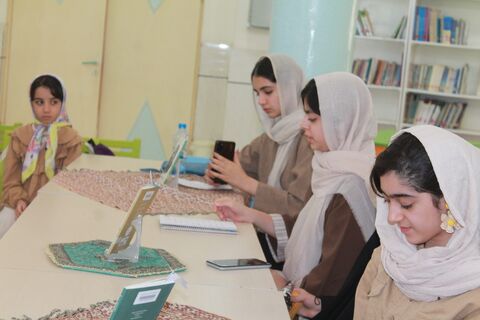 پنجاه‌وهشتمین نشست «صبا»؛ از شعرخوانی نوجوانان تا نقد و گفت‌وگو