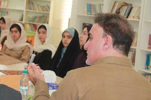 پنجاه‌وهشتمین نشست «صبا»؛ از شعرخوانی نوجوانان تا نقد و گفت‌وگو