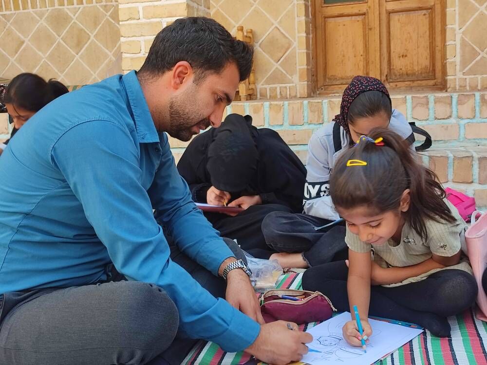 اجرای فعالیتهای فرهنگی مرکز سیار کانون میامی در روستای ابراهیمآباد