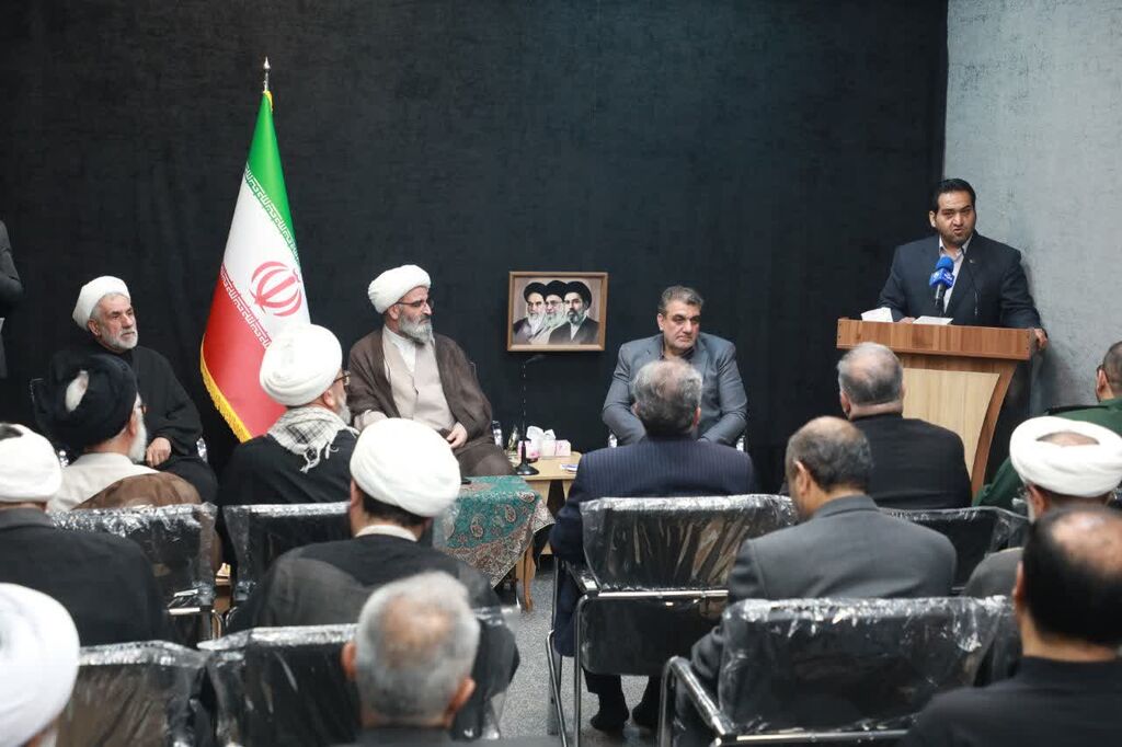 سمنان تقدیر نماینده ولیفقیه در استان سمنان از مدیرکل کانون استان