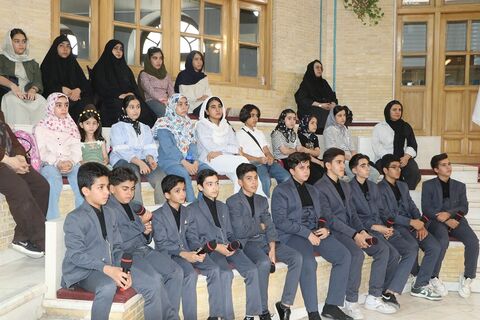 «بیرق غریب» در اصفهان برافراشته شد؛ روایت عاشورا به زبان هنر کودکان و نوجوانان/ گزارش تصویری روز دوم