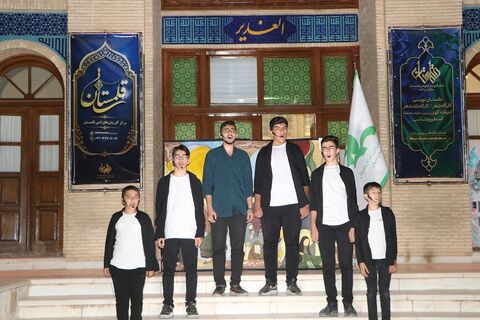 «بیرق غریب» در اصفهان برافراشته شد؛ روایت عاشورا به زبان هنر کودکان و نوجوانان/ گزارش تصویری روز دوم