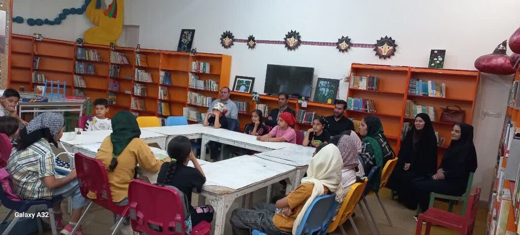 مدیرکل کانون کرمانشاه از مرکز هرسین بازدید کرد