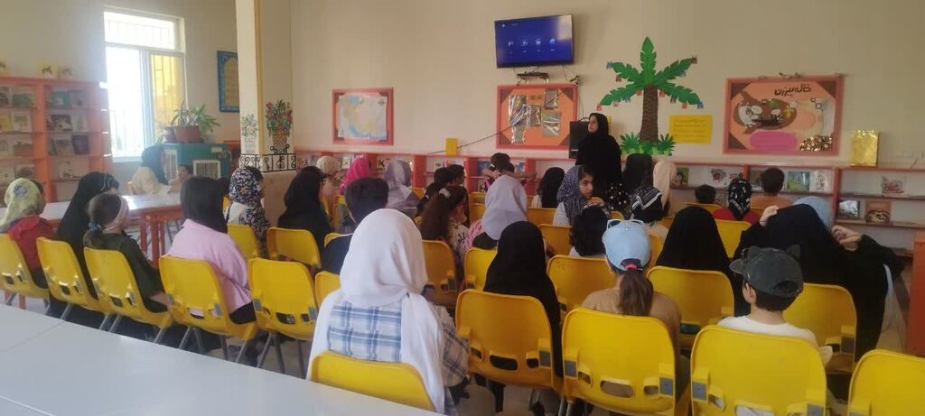 حضور کارشناسان استاندارد با اجرای برنامههای تعاملی در مرکز شماره ۱۲ کانون کرمانشاه