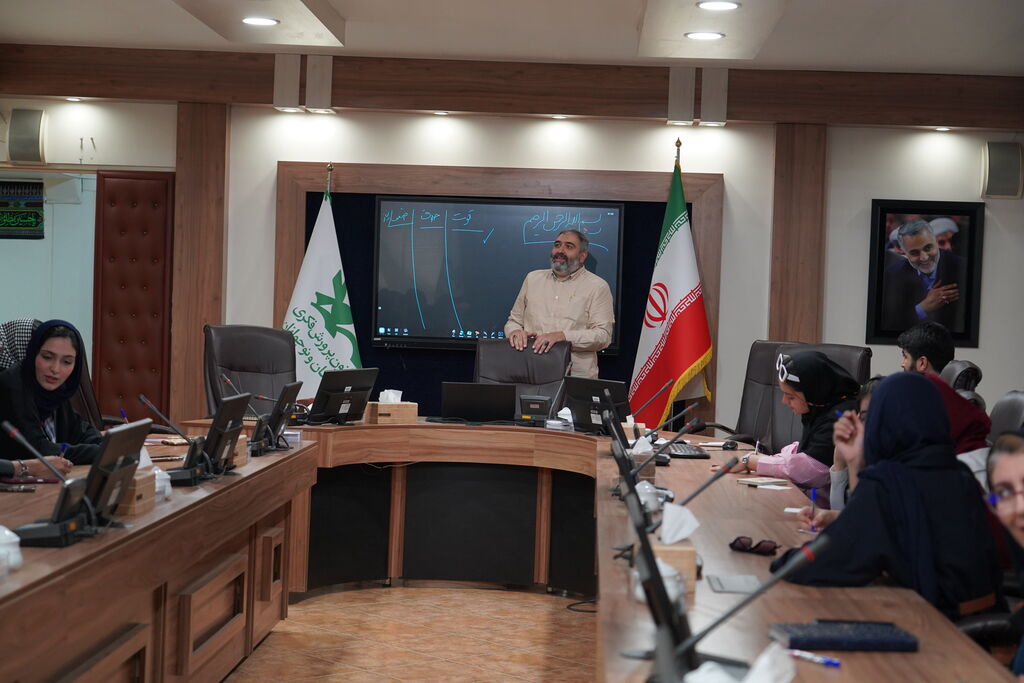 کارگاه تربیتی «منِ ۴۰ ساله» برگزار شد