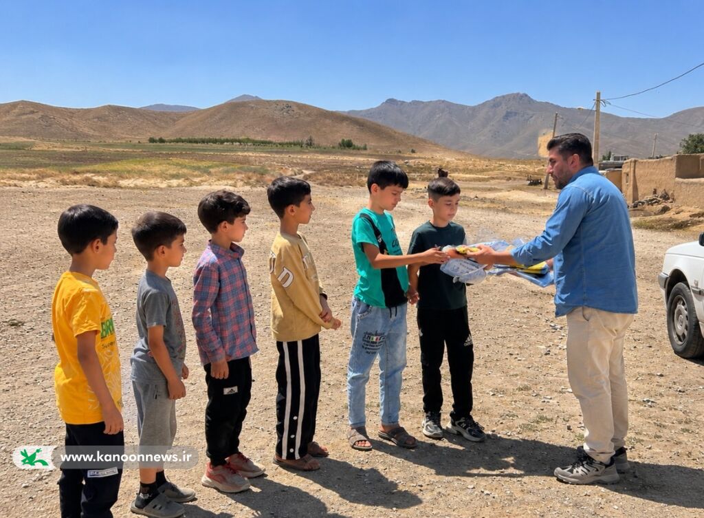 قصه‌نویسی، کتاب‌خوانی و فوتبال؛ یک روز پرنشاط برای کودکان روستای آصف‌آباد قروه