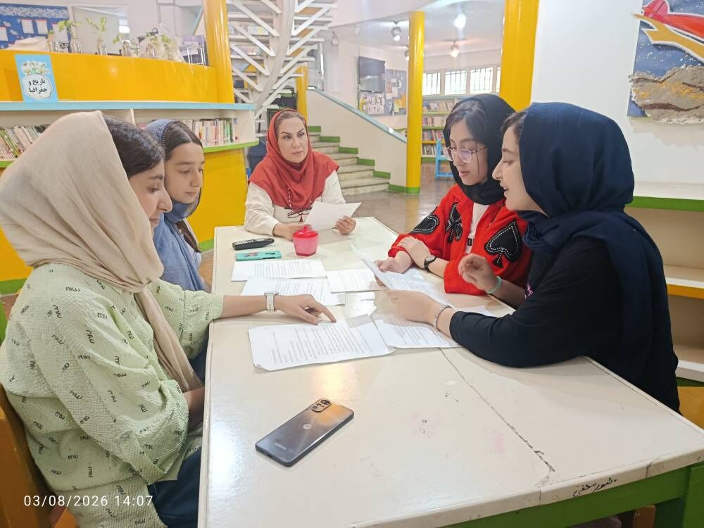 خاله شاخه نبات تجربه‌ای نمایشی از نوجوانان مرکز ۱۵