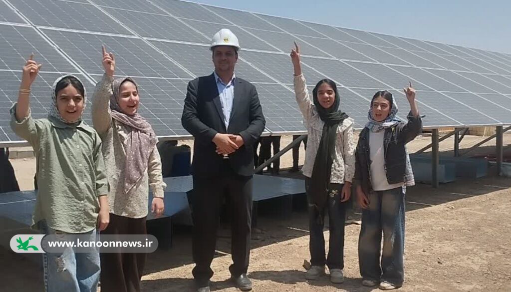 بازدید نوجوانان خاتم از نیروگاه خورشیدی بازدید نوجوانان خاتم از نیروگاه خورشیدی