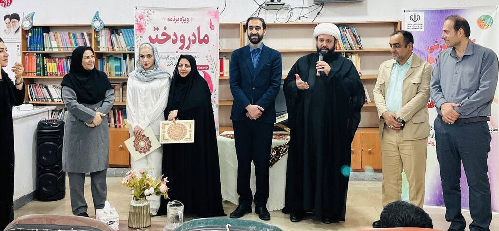 مادران و دختران در مرکز فرهنگی هنری شماره ۲ یاسوج، مهارت‌های ارتباطی و تصمیم‌گیری را آموختند