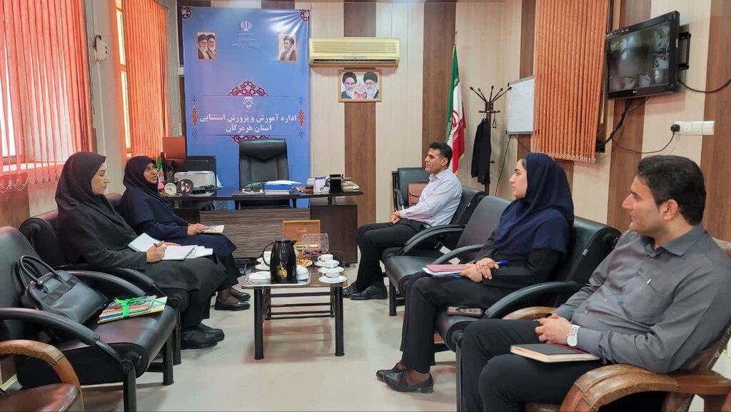 همافزایی کانون پرورش فکری و آموزش و پرورش استثنایی هرمزگان همافزایی کانون پرورش فکری و آموزش و پرورش استثنایی هرمزگان در مسیر برگزاری سومین جشنواره ملی «رویش»