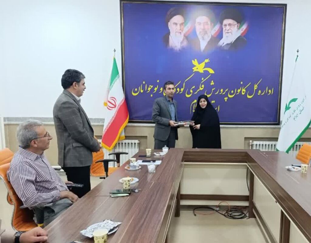 از تلاش ها و همکاری رسانه ای مدیر روابط عمومی اداره کل آموزش وپرورش استان تقدیر شد