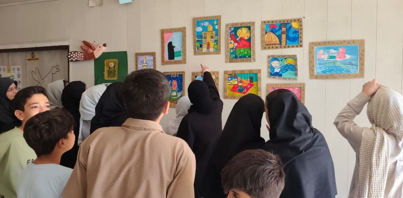 برپایی نمایشگاه نقاشیهای اعضای کودک با موضوع نماز در مرکز شماره یک ارومیه