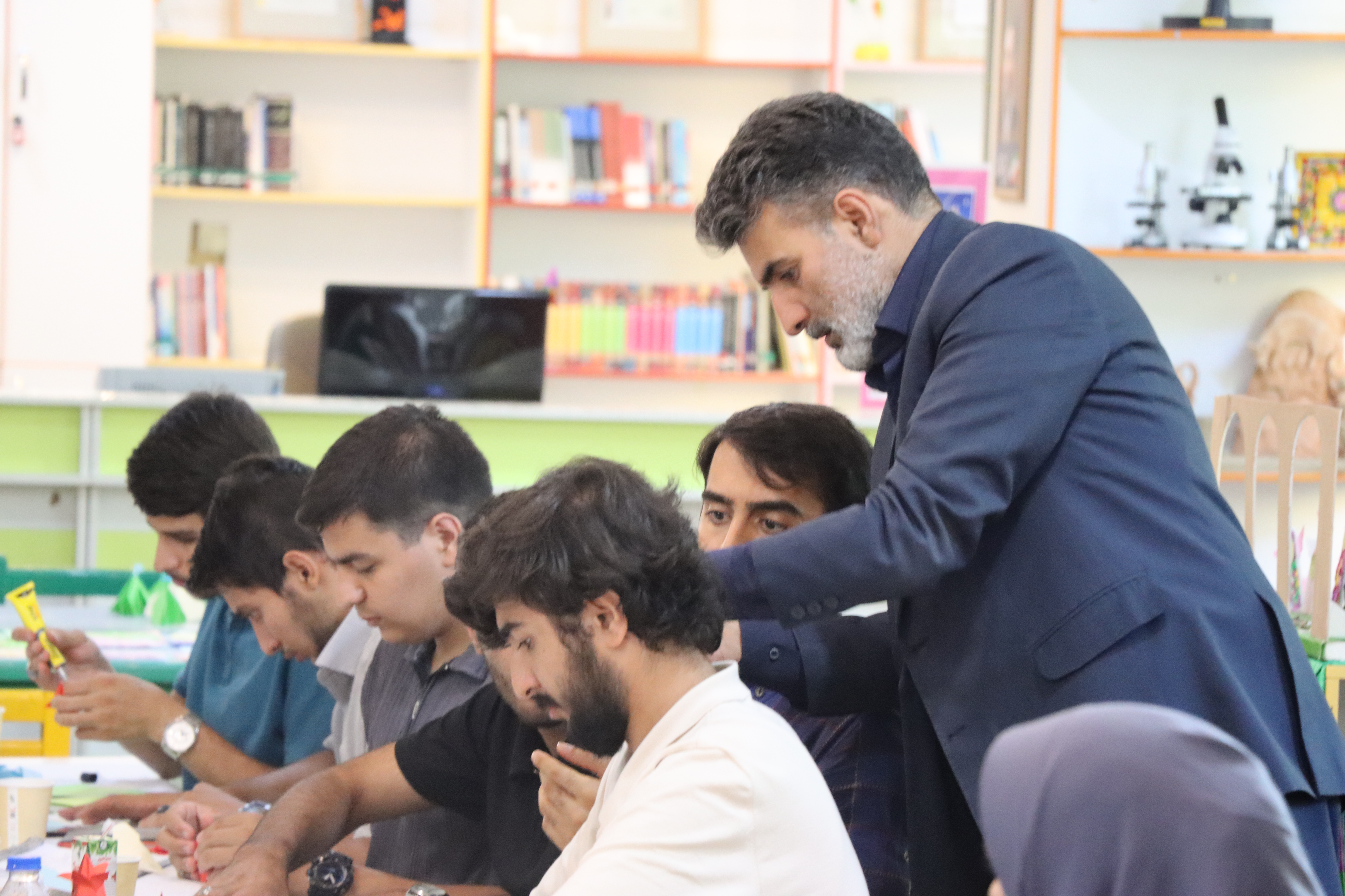 مهارت‌آموزی برای کار با کودک و نوجوان در کانون