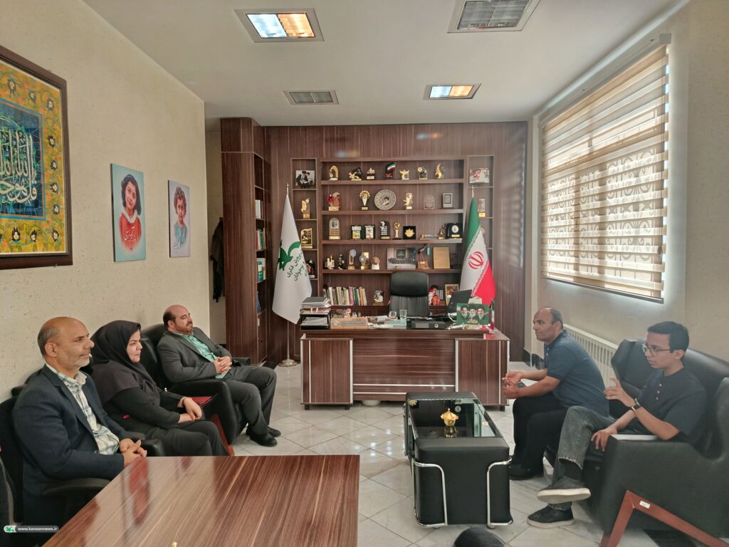 مدیرکل کانون استان مرکزی از کیان زارعی تجلیل کرد