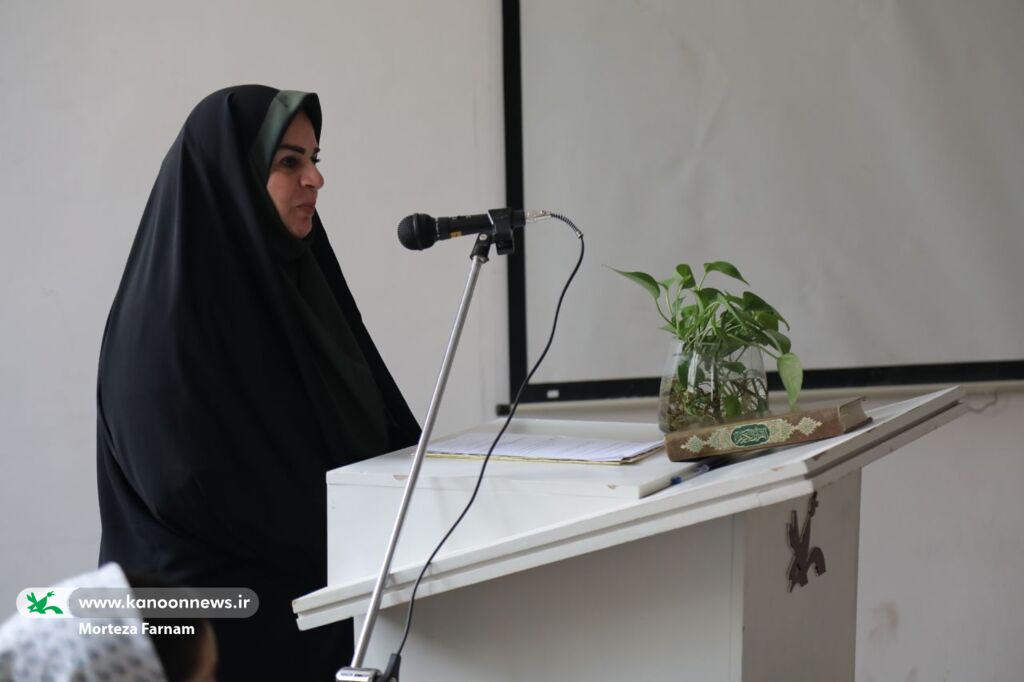 ویژهبرنامه «قلمهای کوچک، روایتهای بزرگ» در یزد برگزار شد
