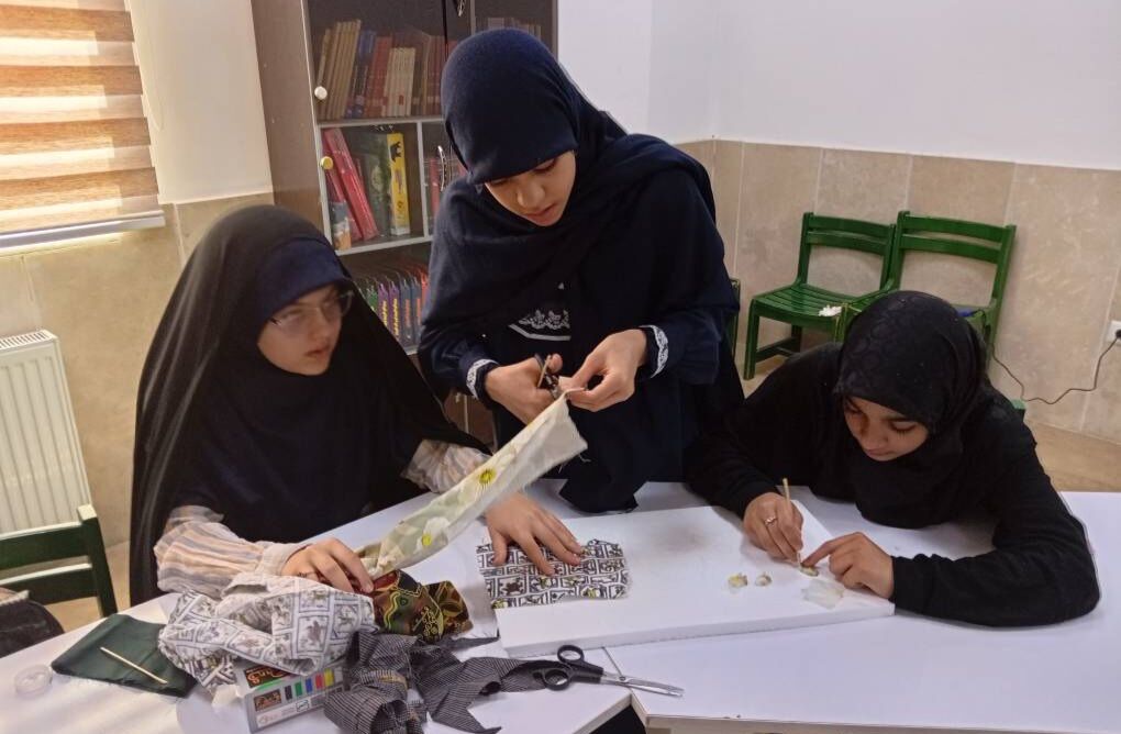 افتتاحیه دوره‌های «تابستان به وقت نوجوانی» ویژه دختران در کانون البرز