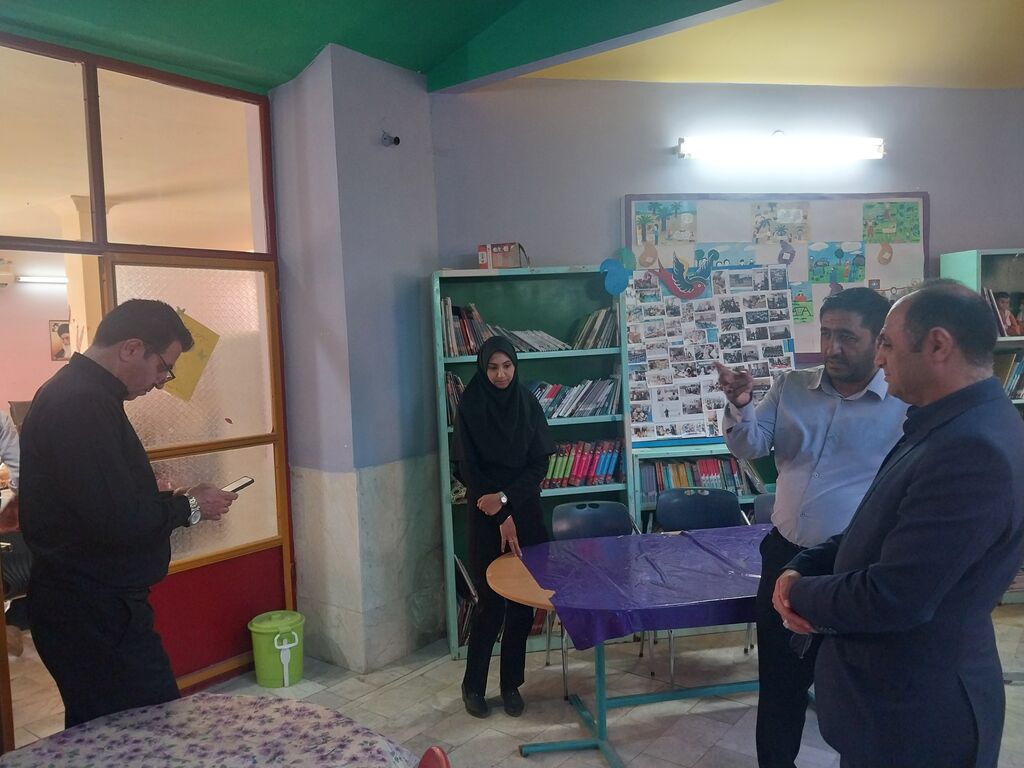 سفر یکروزه مدیرکل کانون استان کرمان به شرق استان