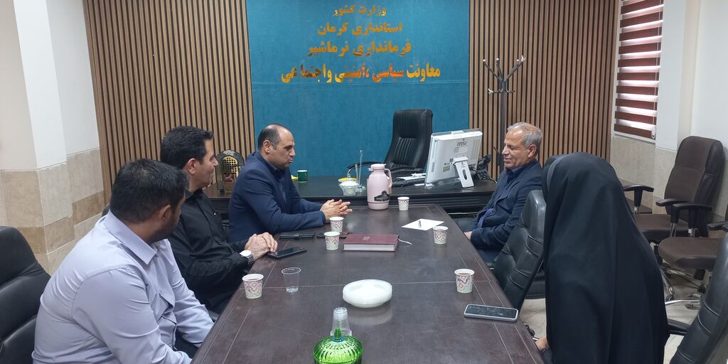 سفر یکروزه مدیرکل کانون استان کرمان به شرق استان